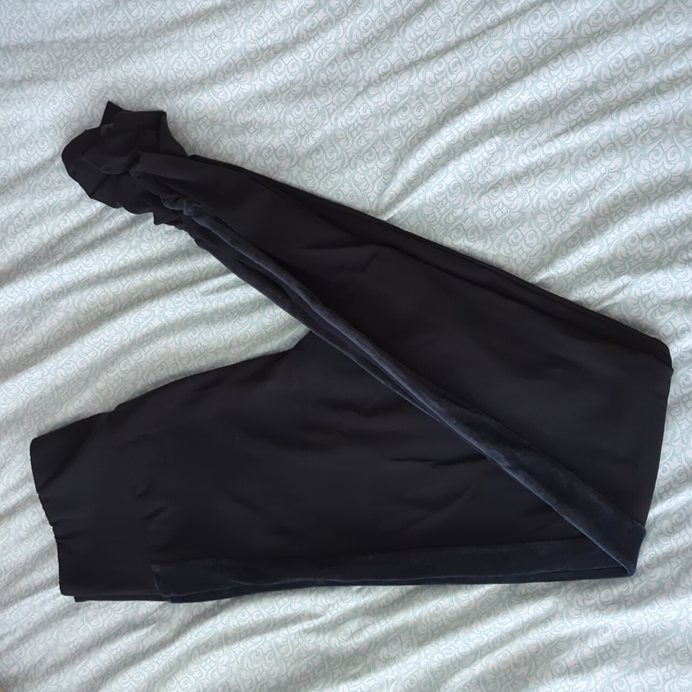 Puma Velvet Detail Scrunch Ankle Leggings